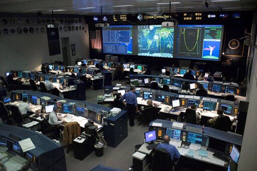 b_512px-Mission_control_center