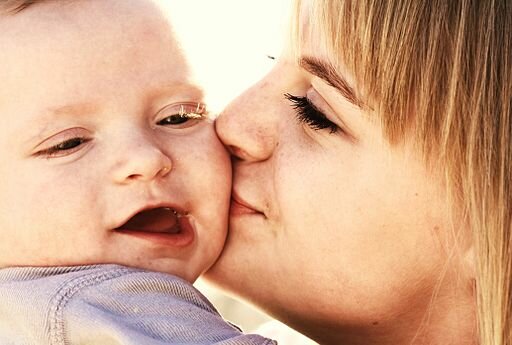 c_512px-mum_baby